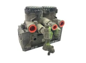 Supapă ebs pentru axă motrică volvo 21122035, 20828241, 20570910, 20502537, 7420828241, 7420570910, 7420502537, 7421122035, 7485003713, 5801910309