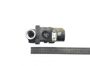 Supapă abs axa față stânga iveco (coduri: 1453761, 1524831, 41211070, 42070065, 5006034256, 5006143405, 81524526007, 5000790124, 5010151551, 5430042384, 1934978, 1195752, 1518589, 177442)