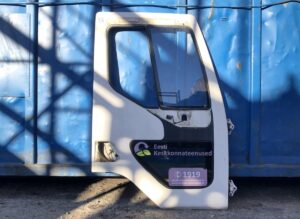 Carcasa ușii dreapta volvo cu geam și mâner 1 Carcasa ușii dreapta volvo cu geam și mâner