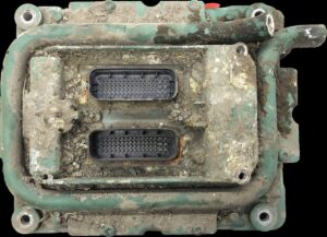 Unitate de control motor (ecu) volvo - uzată și murdară 1 Unitate de control motor (ecu) volvo – uzată și murdară