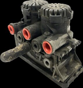 Supapă ebs axa motrică pentru scania – coduri: 1891378, 1881418, 1857013, 1773677, 1773680, 1802596, 1879280, 1442936, 1879281, 1497202, 1754940, 1754941