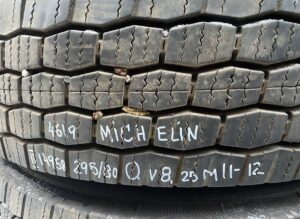 Roată michelin 295/80 r22. 5 v8. 25 m11-12 1 Roată michelin 295/80 r22. 5 v8. 25 m11-12