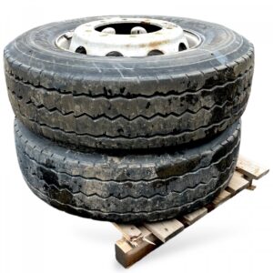 Set roți 2 bucăți volvo 305/70r22. 5 - 225x825-28 1 Set roți 2 bucăți volvo 305/70r22. 5 – 225×825-28