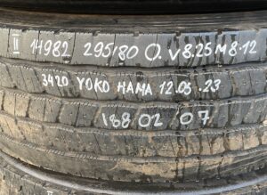 Roată volvo 295/80r22. 5 yokohama 3420