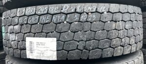 Roată volvo 295/80r22. 5 continental 5. 10. 23 1 Roată volvo 295/80r22. 5 continental 5. 10. 23