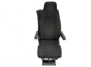 Scaun șofer volvo negru cu cotieră și centură de siguranță