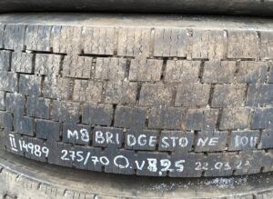 Roată volvo bridgestone 275/70 r22. 5 1 Roată volvo bridgestone 275/70 r22. 5