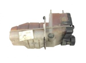 Rezervor de expansiune pentru camion scania - coduri: 2401668, 1894478, 1370707, 1849428, 1855164, 1421090, 1492421, 1511775, 1765735, 1882239, 2645260, 1385966 1 Rezervor de expansiune pentru camion scania – coduri: 2401668, 1894478, 1370707, 1849428, 1855164, 1421090, 1492421, 1511775, 1765735, 1882239, 2645260, 1385966
