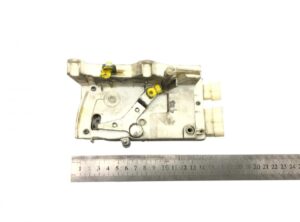 Încuietoare ușă dreapta iveco 98416419 / 98411951 1 Încuietoare ușă dreapta iveco 98416419 / 98411951