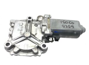 Motor regulator geam stânga volvo – coduri: 1442292, 2303350, 2572352, 560097, 1366761