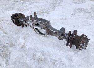Traversă axa motor volvo 20815215 22478717 20815246 20815243 - utilizată 1 Traversă axa motor volvo 20815215 22478717 20815246 20815243 – utilizată