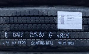 Roată continental 295/80 r22. 5 pentru volvo, dot 1504, fabricată pe 14. 11. 2022 1 Roată continental 295/80 r22. 5 pentru volvo, dot 1504, fabricată pe 14. 11. 2022