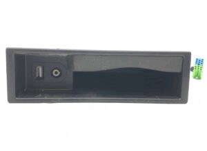 Sertar tablou de bord cu port usb și aux pentru volvo 1 Sertar tablou de bord cu port usb și aux pentru volvo