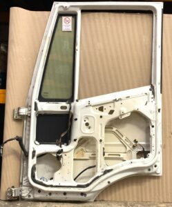 Carcasă ușă dreapta iveco 504232501 (fără panou) 1 Carcasă ușă dreapta iveco 504232501 (fără panou)