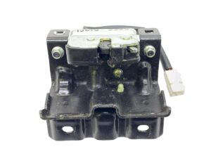 Încuietoare capac compartiment de depozitare cabină dreapta iveco 5801347256 1 Încuietoare capac compartiment de depozitare cabină dreapta iveco 5801347256