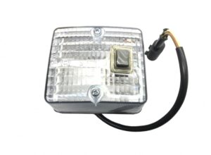 Lumină interioară pătrată cu întrerupător și conector, pentru vehicule comerciale 1 Lumină interioară pătrată cu întrerupător și conector, pentru vehicule comerciale