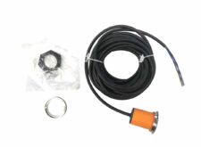 Senzor inductiv cu cablu lung și accesorii de montare