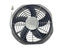 Ventilator de răcire auto cu grilaj de protecție și conector electric