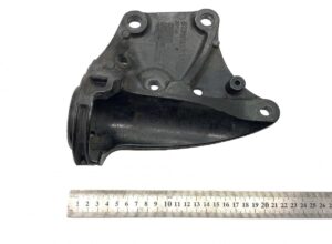 Suport pentru arc pneumatic cabină față stânga renault 7482316136 82316136 1 Suport pentru arc pneumatic cabină față stânga renault 7482316136 82316136
