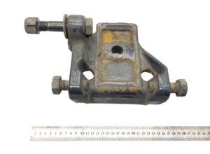 Piesă de reglare arc lamelar ax secundar stânga scania 1846795-14