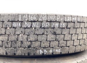 Roată volvo 295/80r22. 5 22. 5x8. 25 m8. 9 dunlop 1318 1 Roată volvo 295/80r22. 5 22. 5×8. 25 m8. 9 dunlop 1318