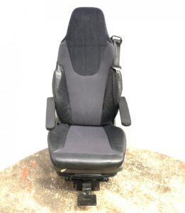 Scaun șofer volvo negru/gri cu tetieră și cotieră 1 Scaun șofer volvo negru/gri cu tetieră și cotieră