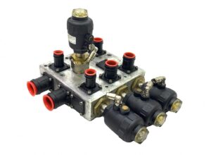 Supapă lichid de răcire încălzitor de apă pentru volvo - coduri: 20965665, 22359410, 23964571, 20566182 1 Supapă lichid de răcire încălzitor de apă pentru volvo – coduri: 20965665, 22359410, 23964571, 20566182