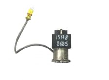 Releu de tensiune MAN cu conector galben și inscripții 15178 8685