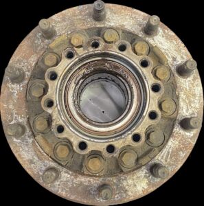 Butuc roată cu disc de frână pentru axa motrice dreapta irisbus 7186804 7186803 7189476 7185503 1 Butuc roată cu disc de frână pentru axa motrice dreapta irisbus 7186804 7186803 7189476 7185503