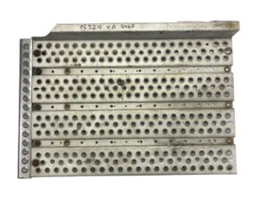 Placă perforată metalică pentru acoperire cadru mercedes cod 15324 v. P. 2460 1 Placă perforată metalică pentru acoperire cadru mercedes cod 15324 v. P. 2460