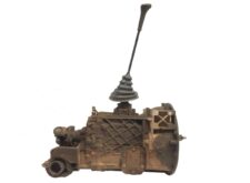 Cutie de viteze manuală cu levier lung și carcasă metalică robustă