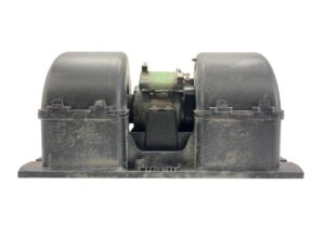 Ventilator de încălzire pentru volvo - coduri: 1829384, 1708074, 2210554, 7421396111, 7484903030, 21396111, 84903030 1 Ventilator de încălzire pentru volvo – coduri: 1829384, 1708074, 2210554, 7421396111, 7484903030, 21396111, 84903030