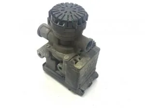 Supapa ebs axa față dreapta renault, coduri: 20828237, 20570906, 21122034, 20428938, 5801290649, 7485003022, 7420828237, 7420428938, 7420570906, 504100409, 7421122034, 5801910304