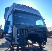 Carcasa de cabină pentru camion Volvo (Coduri: 85103677, 85115951, 85108938)