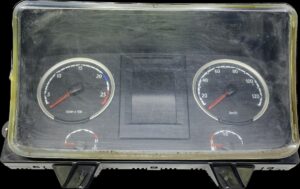 Ceas de bord pentru scania - model analogic cu tachometru și vitezometru 1 Ceas de bord pentru scania – model analogic cu tachometru și vitezometru