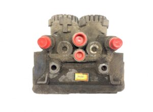 Supapă ebs ax secundar pentru scania (coduri: 1891378, 1881418, 1857013, 1773677, 1773680, 1802596, 1879280, 1442936, 1879281, 1497202, 1754940, 1754941) 1 Supapă ebs ax secundar pentru scania (coduri: 1891378, 1881418, 1857013, 1773677, 1773680, 1802596, 1879280, 1442936, 1879281, 1497202, 1754940, 1754941)