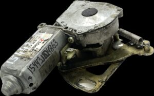 Motor electric pentru ușile autobuzului scania 32544m24-11 1 Motor electric pentru ușile autobuzului scania 32544m24-11