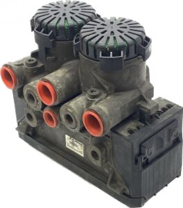 Supapă ebs axă motrică scania 1891378, 1881418, 1857013, 1773677, 1773680, 1802596, 1879280, 1442936, 1879281, 1497202, 1754940, 1754941 1 Supapă ebs axă motrică scania 1891378, 1881418, 1857013, 1773677, 1773680, 1802596, 1879280, 1442936, 1879281, 1497202, 1754940, 1754941