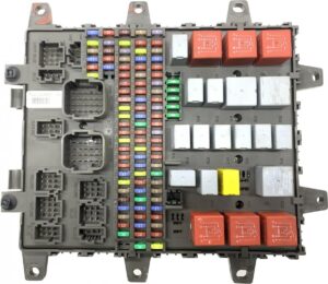 Panou de siguranțe pentru volvo (coduri: 7421045777, 5010590677, 7421079590, 7421169993, 7421899301, 21899301, 21169993, 21079590, 21045777, 20710729)