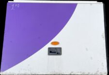 Trapă laterală dreapta pentru autobuz Scania 1866703 (albă cu detaliu violet)