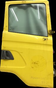 Ușă dreapta scania galbenă posten logistik 93 246 1 Ușă dreapta scania galbenă posten logistik 93 246