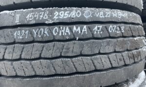 Roată volvo 295/80r22. 5 yokohama 1421 1 Roată volvo 295/80r22. 5 yokohama 1421