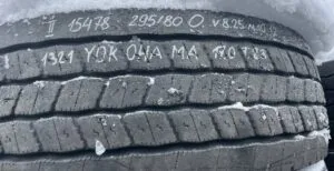 Roată volvo 295/80 r22. 5 v8. 25