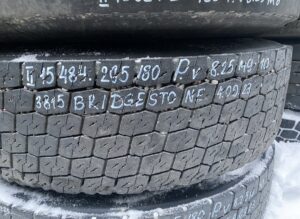 Roată bridgestone 295/80 r22. 5 pv 8. 25 mg 10 3845 1 Roată bridgestone 295/80 r22. 5 pv 8. 25 mg 10 3845