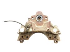 Etrier de frână față stânga pentru Volvo - coduri 20523553, 20526990, 20982064, 21487594, 20982100, 21024417, 20706903, 20527330, 7421487684, 21487684