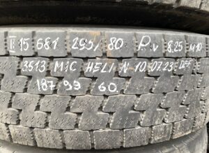 Roată scania 295/80r22. 5 225x9 8. 25x22. 5 16pr 1 Roată scania 295/80r22. 5 225×9 8. 25×22. 5 16pr