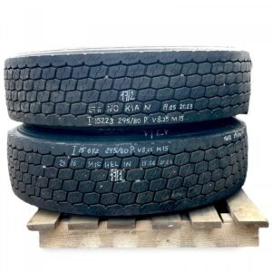 Set 2 anvelope camion 295/80 r22. 5 reșapate 1 Set 2 anvelope camion 295/80 r22. 5 reșapate