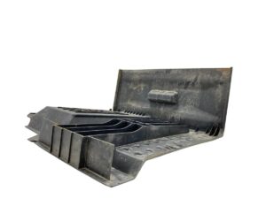 Capac pentru cutia bateriei volvo - coduri 21362867, 22065621 1 Capac pentru cutia bateriei volvo – coduri 21362867, 22065621
