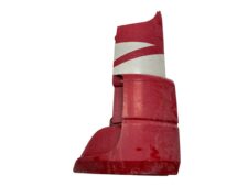 Deflector de aer cabină stânga Mercedes roșu 9438840023 9438840223 A9438840023 A9438840223