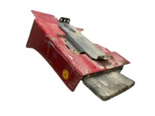 Apărător de noroi pentru axa față/spate stânga Mercedes 9438813701/A9438813701/9438811005/A9438811005